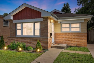 8639 Plainfield Rd, Lyons, IL 60534