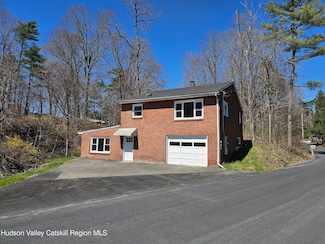 603 Old Stage Rd, Saugerties, NY 12477