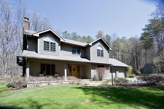 14515 Trillium Dr, Augusta, MI 49012