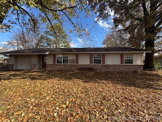 408 S Cherry St, Sallisaw, OK 74955