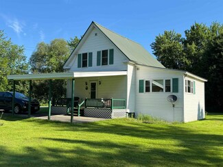 944 Halls Stream Rd, Pittsburg, NH 03592