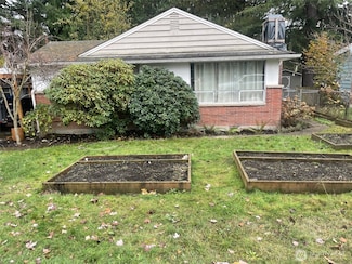 3701 SW 105th St, Seattle, WA 98146