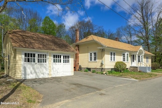 12 Riverfront St, Chester, MA 01011