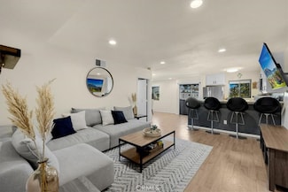 18530 Hatteras St Unit 337, Tarzana, CA 91356
