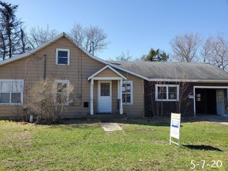 702 S Center Ave, Gaylord, MI 49735