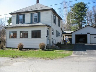 27 Albert St, Milo, ME 04463