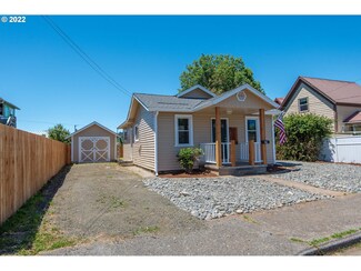 612 Railroad Ave, Myrtle Point, OR 97458