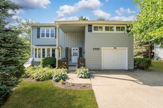 3205 W Vista Terrace, McHenry, IL 60050