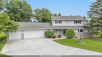 N9640 Gina Dr, Appleton, WI 54915