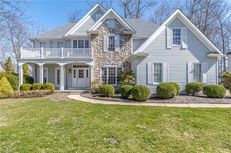 433 Castle Pines Dr, Akron, OH 44333