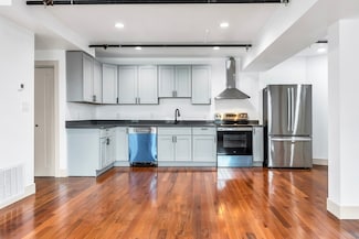 2 Charles St Unit 301, Methuen, MA 01844