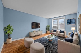221 McDonald Ave Unit 6R, Brooklyn, NY 11218