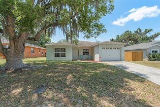225 Indiana St, Leesburg, FL 34748