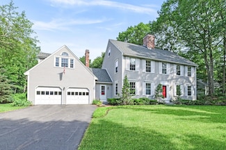66 Hitching Post Ln, Bedford, NH 03110
