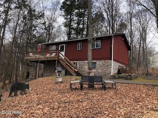 150 Tanglwood Dr, Greentown, PA 18426