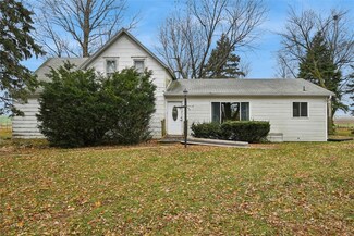 2356 Hwy 21, Dysart, IA 52224