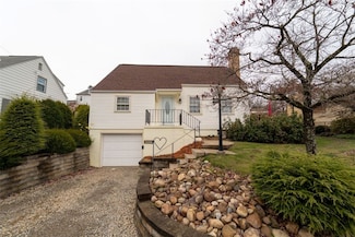 1446 Kinmount St, Pittsburgh, PA 15205