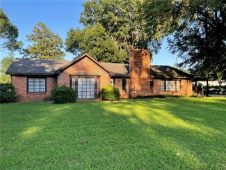 129 S Williams Ave, Natchitoches, LA 71457