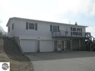 1513 Vermeersch Rd, Central Lake, MI 49622