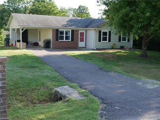 329 Ridgecrest Dr, King, NC 27021
