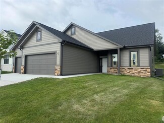 650 NW Georgetown Dr, Waukee, IA 50263
