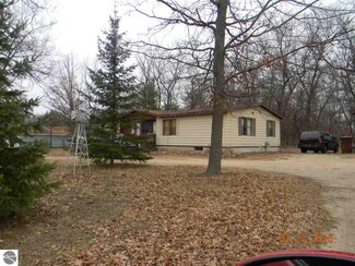 7771 Artesia Beach Rd, Saint Helen, MI 48656
