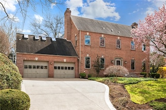 5530 Dunmoyle St, Pittsburgh, PA 15217