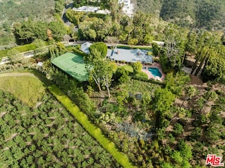 1237 Bel Air Rd, Los Angeles, CA 90077