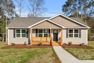 121 Orchard St, Forest City, NC 28043