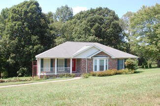 869 Hartman Ct, Adams, TN 37010