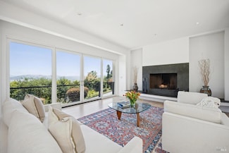 325 Via la Cumbre, Greenbrae, CA 94904