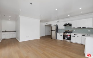 930 S Robertson Blvd Unit 504, Los Angeles, CA 90035