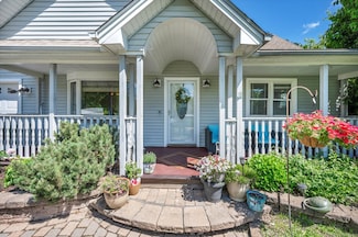 70 Birchwood Dr, Middletown, CT 06457