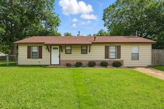 200 Dee Ln, Arlington, TX 76011