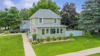 701 3rd St W, Northfield, MN 55057
