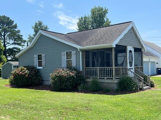 3166 Bertie St, Chincoteague Island, VA 23336