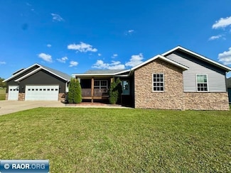 1404 N 4th Ave W, Virginia, MN 55792