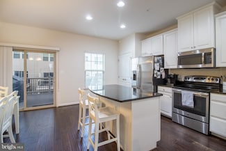 4658 Hudson St, Baltimore, MD 21224
