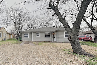 637 Cimarron Trace, Grand Prairie, TX 75051