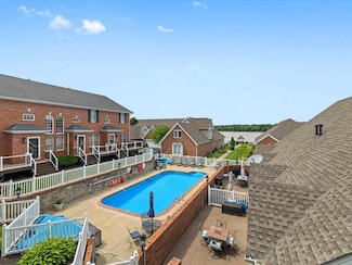 933 W 1st St, Owensboro, KY 42301