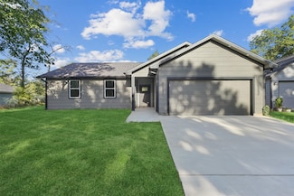 330 S Pine Harbour Dr, Cape Royale, TX 77331