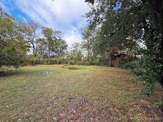 1223 E 7th St, Okmulgee, OK 74447