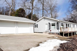 6865 W Orland Rd, Angola, IN 46703