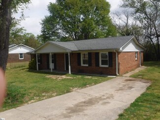 203 Osmond Dr, Taylors, SC 29687