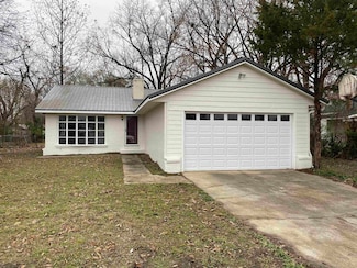 706 W Jackson St, Bolivar, TN 38008