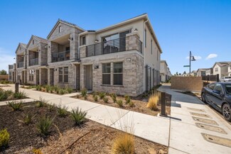 2901 E Tamarind Dr, Fresno, CA 93730