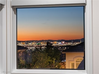 2 Yorkridge Ct, Henderson, NV 89052