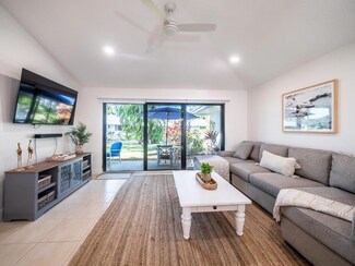 703 Club Dr, Palm Beach Gardens, FL 33418