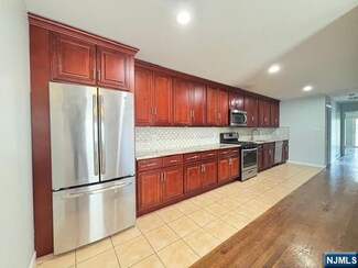 22 Linden Ave Unit 2, Jersey City, NJ 07305