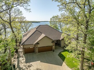 2109 Brown's Bay Ave, West Okoboji, IA 51351